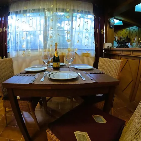 Appartement Cozy Mama Evas With Pool And Garden For Groups Of 4 *