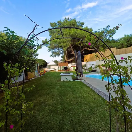 Cozy Mama Evas With Pool And Garden For Groups Of 4 *