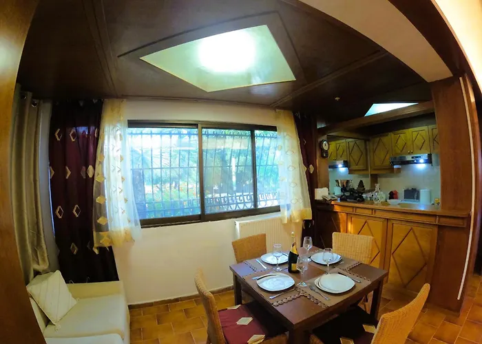 شقة Cozy Mama Evas With Pool And Garden For Groups Of 4