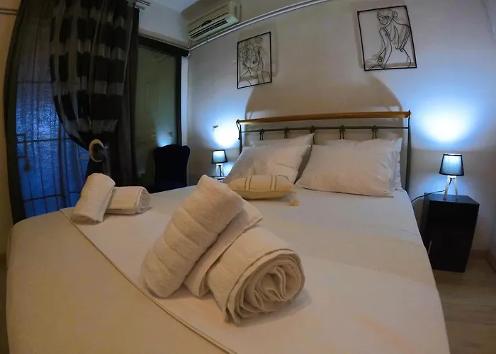 Cozy Mama Evas With Pool And Garden For Groups Of 4