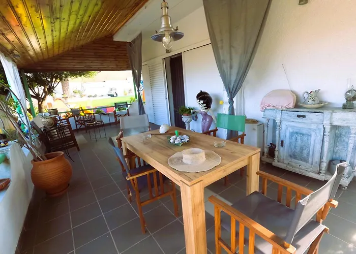 شقة Cozy Mama Evas With Pool And Garden For Groups Of 4