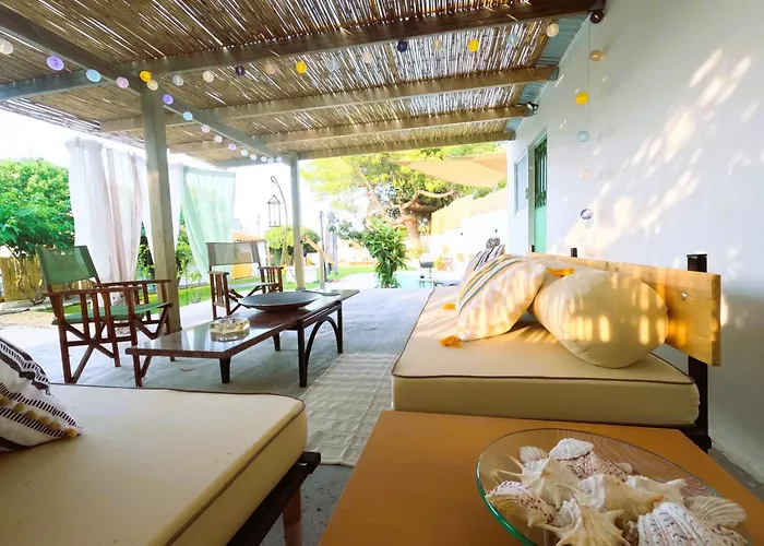 Cozy Mama Evas With Pool And Garden For Groups Of 4