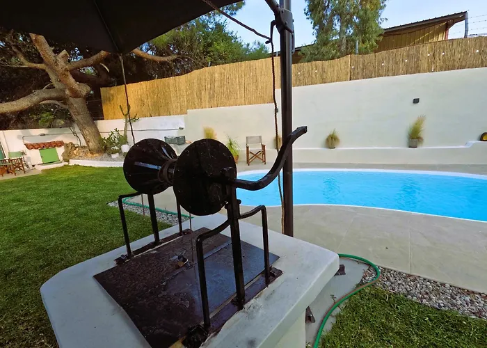 Cozy Mama Evas With Pool And Garden For Groups Of 4 شقة