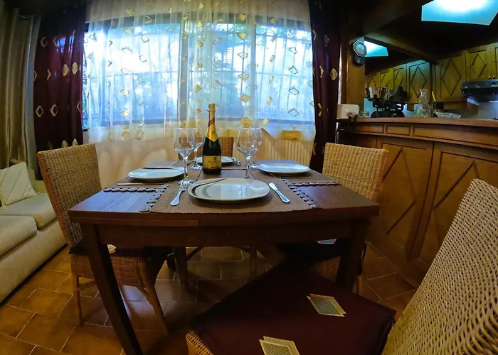 شقة Cozy Mama Evas With Pool And Garden For Groups Of 4 *