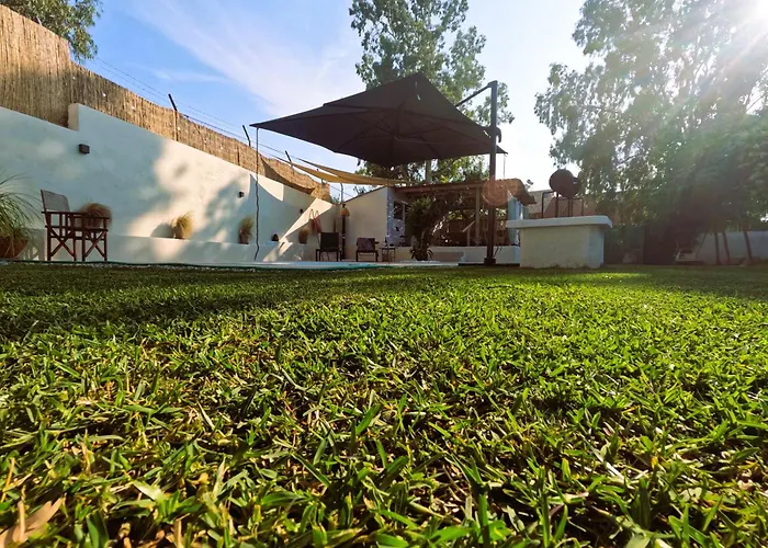 Cozy Mama Evas With Pool And Garden For Groups Of 4 شقة